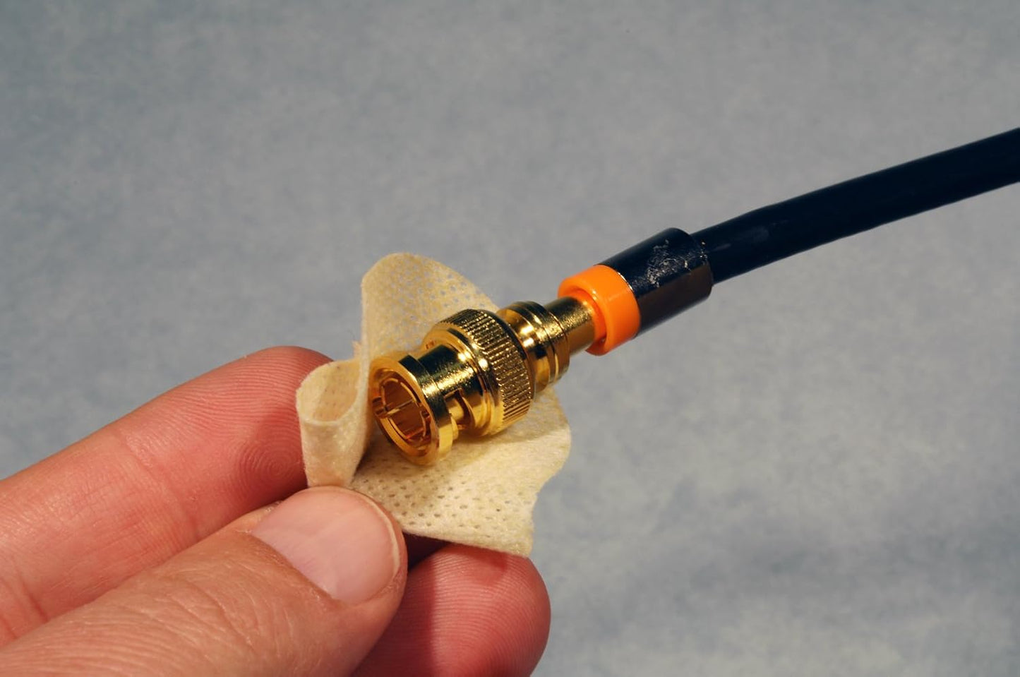 CAIG LABORATORIES DeoxIT® Gold Audio/Video/Data Connector Cleaner, Enhancer & Protector Kit